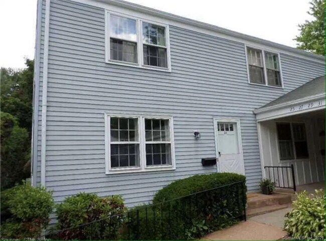 Building Photo - 27 Butternut Dr