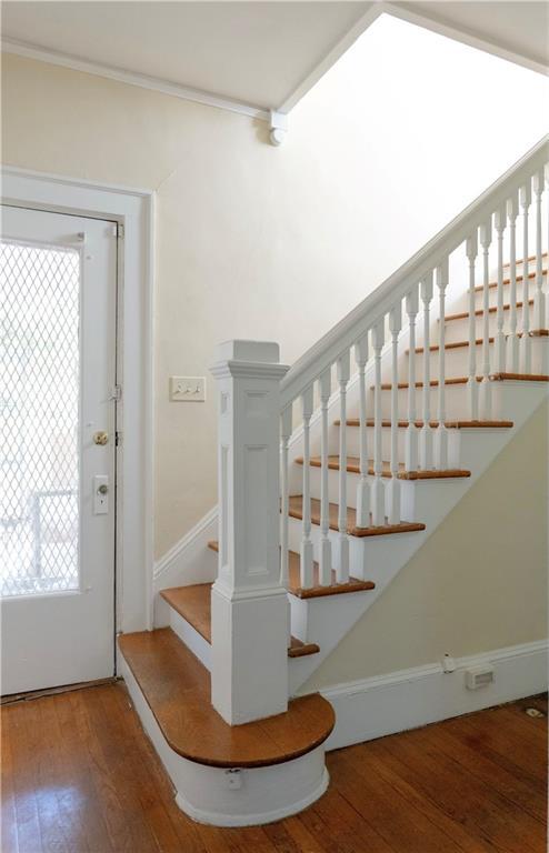 Building Photo - 46 Delmont Dr NE