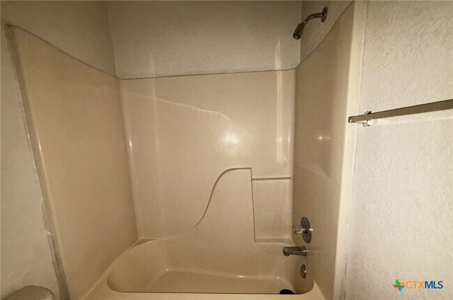 Building Photo - 308 Deloris Dr