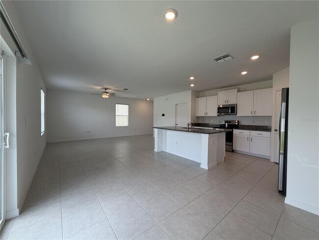 Building Photo - 156 Rose Bud Ln