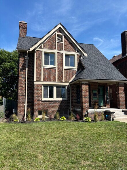 Building Photo - 2506 W Euclid St