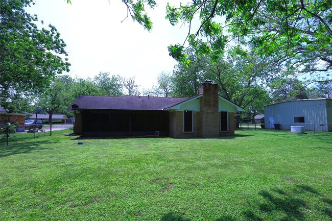 Building Photo - 115 Irwin Rd
