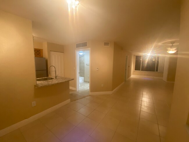 Building Photo - 2861 N Oakland Forest Dr