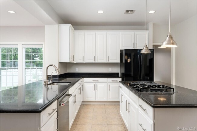 Building Photo - 48 Avolet Ct