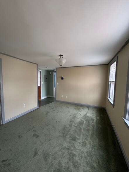 Building Photo - 38 Park St