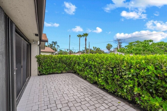 Building Photo - 6510 Olivewood Cir