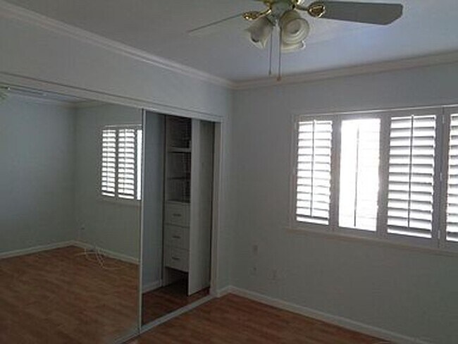 Building Photo - 1131 Knollwood Dr