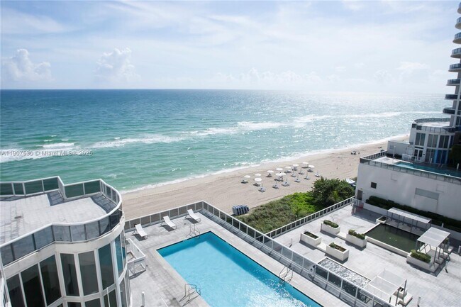 Building Photo - 15901 Collins Ave