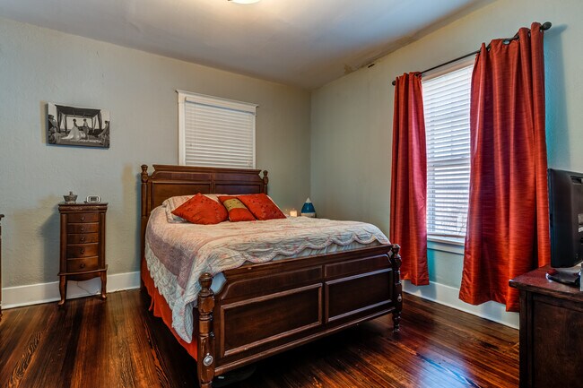 Building Photo - 2825 Burgess Ave