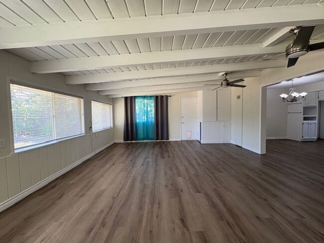 Building Photo - Redlands 4 Bedroom Home