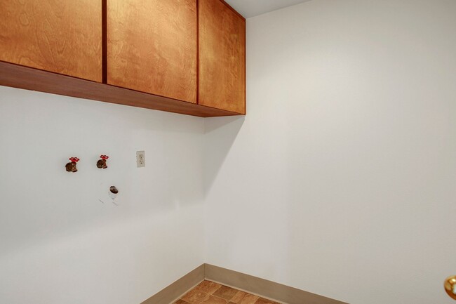 Building Photo - SW Portland - Single Level - 3 Bed, 2 Bath