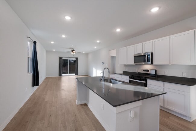 Building Photo - 5327 Tourmaline Lp