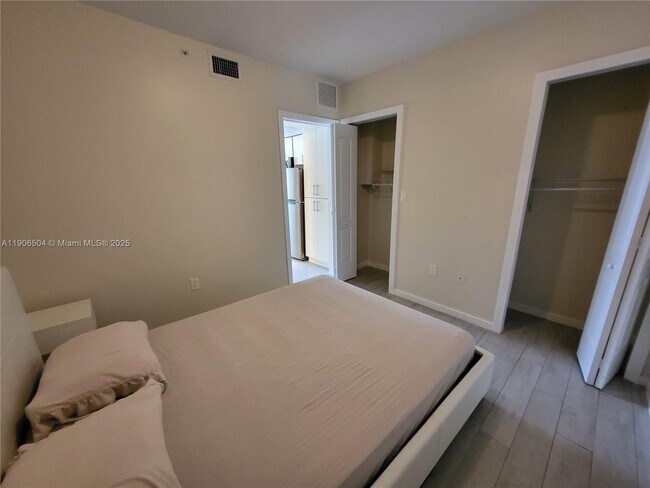 Building Photo - 1601 Meridian Ave