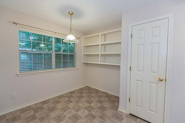 Building Photo - 203 Pine Valley