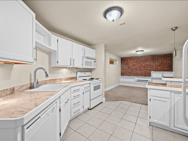 Building Photo - A 1 bed in the Heart of Five Points