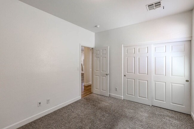 Building Photo - South Summerlin Single Story Pool And Spa Home