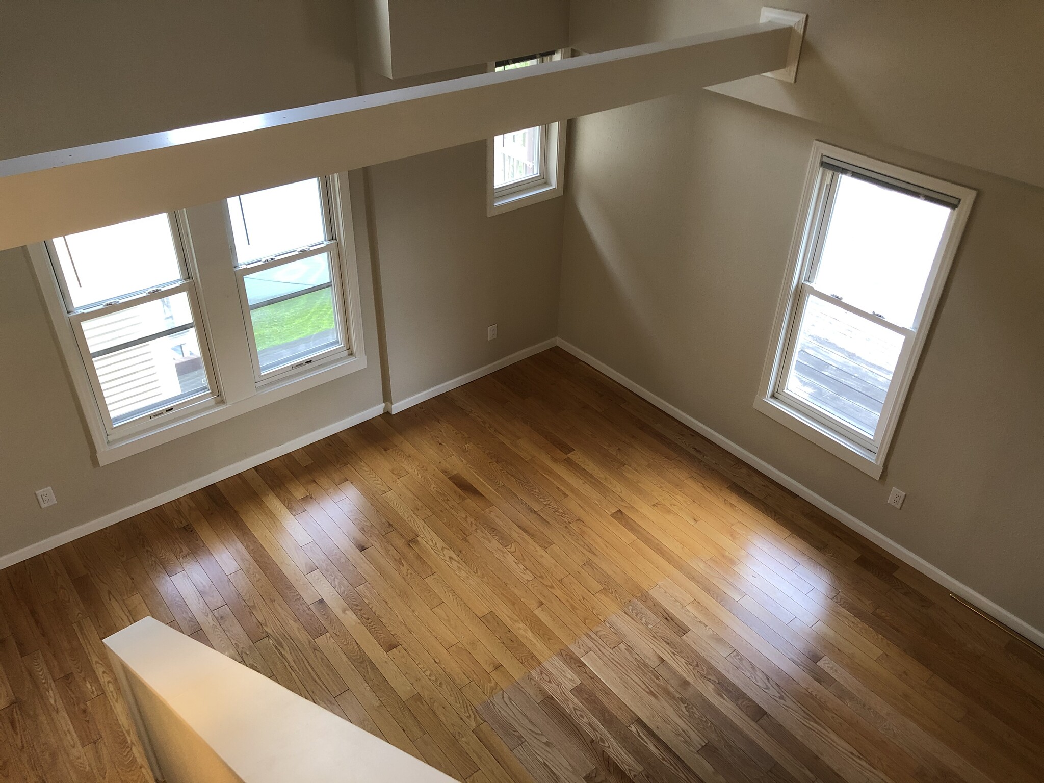 Building Photo - 954 1/2 Jenifer St