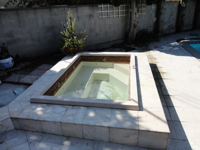 Building Photo - Throwback Charm Meets Spacious Living – Groovy Pool Home $1,000 Move in Special before May 31st 2026
