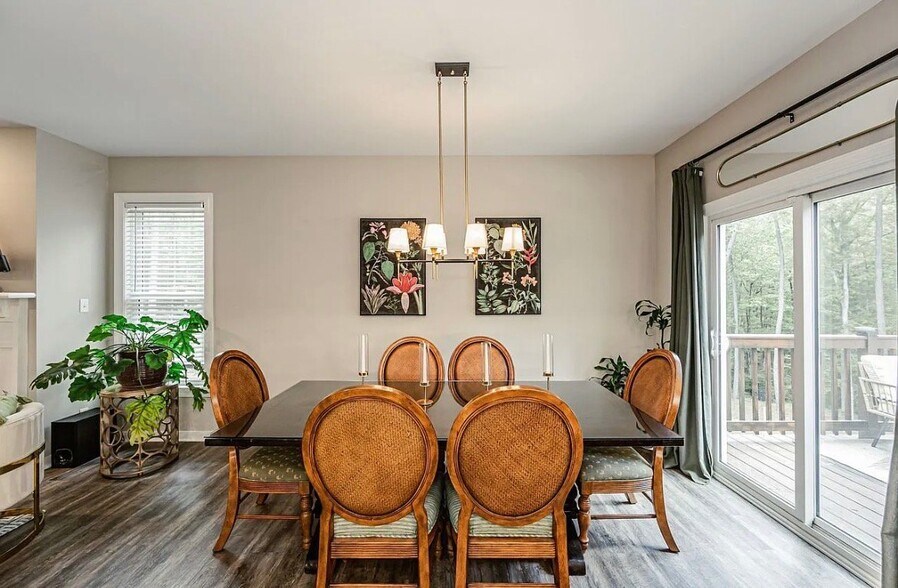 Building Photo - 421 Pagebrook Dr