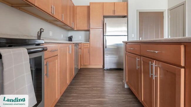 Building Photo - 5800 Highlands Plaza Dr