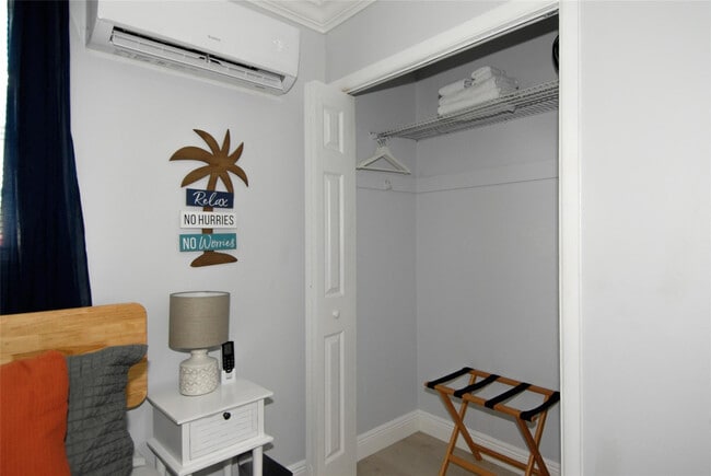 Building Photo - 21 NE 57th Ct