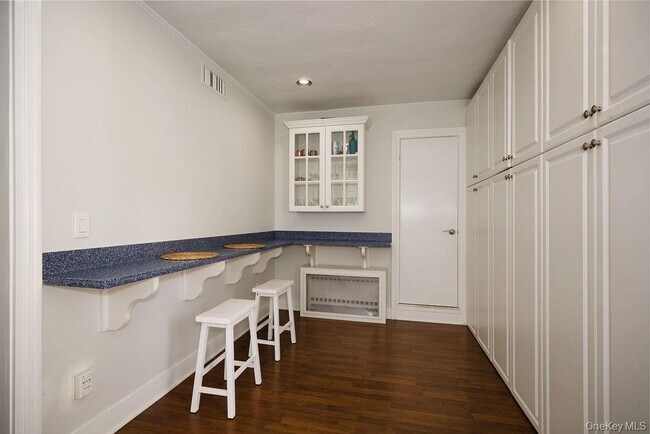 Building Photo - 4 Glenwolde Park