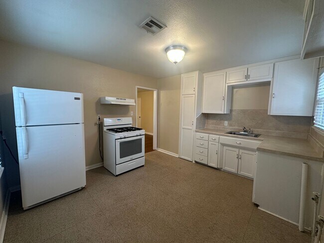 Building Photo - 332 Babb Dr