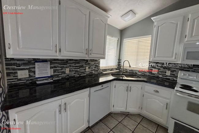 Building Photo - 2BR Apartment Close to Daybreak Marina and Trails