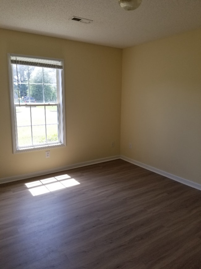 Building Photo - 3 BR/2BA | Newly Renovated Single Family Home | Large yard | In Benson NC !
