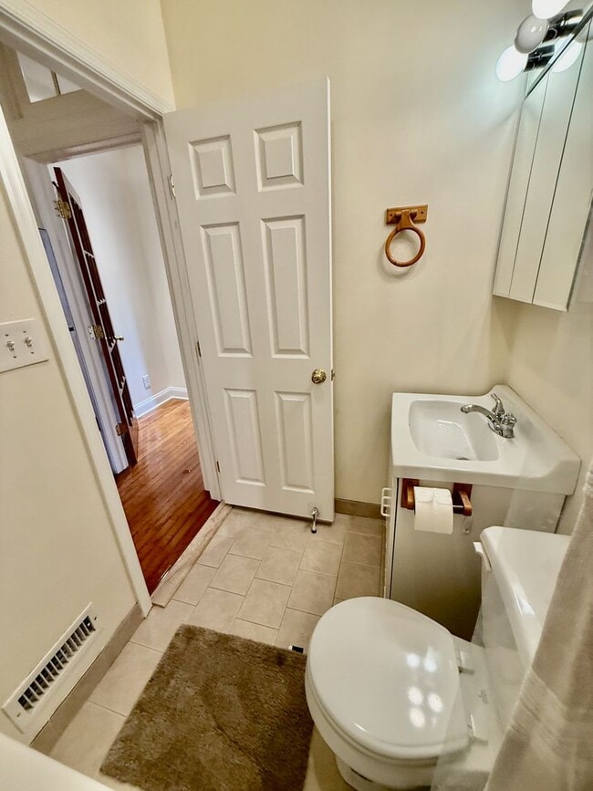 Building Photo - 2205 Fitzwater St