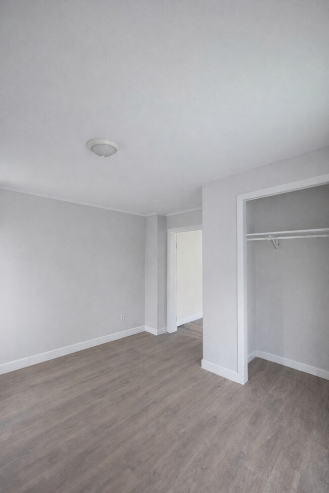 Building Photo - 525 Baltimore St