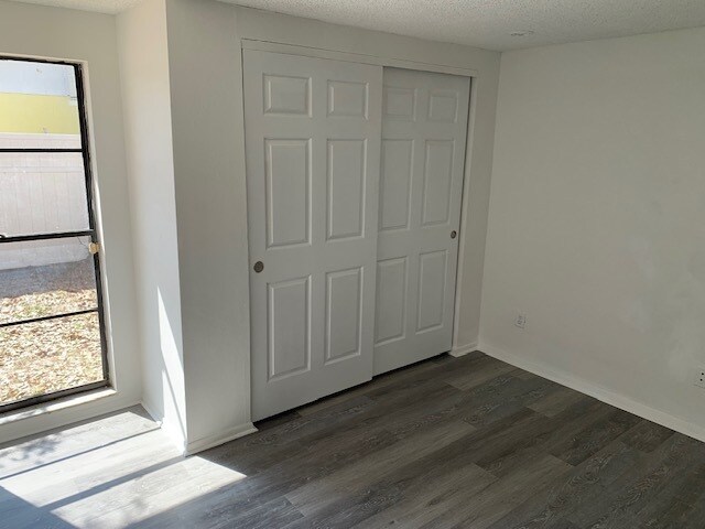 Building Photo - 9601 Shalimar Ct