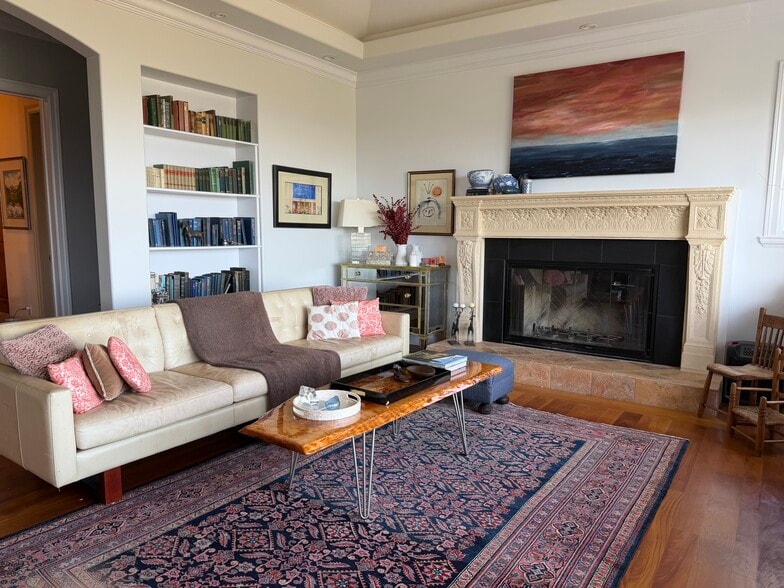Living Room - 115 Inez Pl