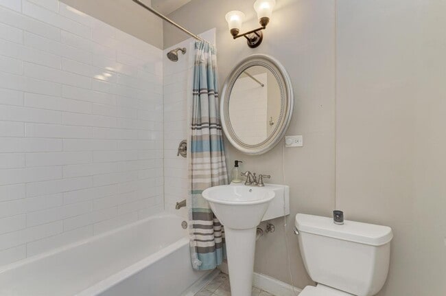 Building Photo - 6501 S Kimbark Ave