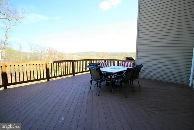 Building Photo - 2432 Battery Hill Cir