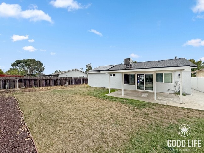 Building Photo - Comfortable 3B/1BA Home in Mira Mesa with Backyard, In-Unit Laundry and Garage