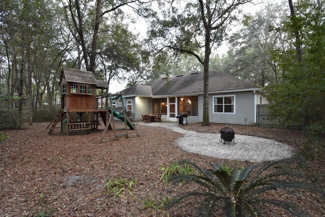 Building Photo - 2414 SW 98 Dr