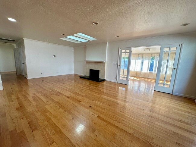 Building Photo - 1367 S Blaney Ave