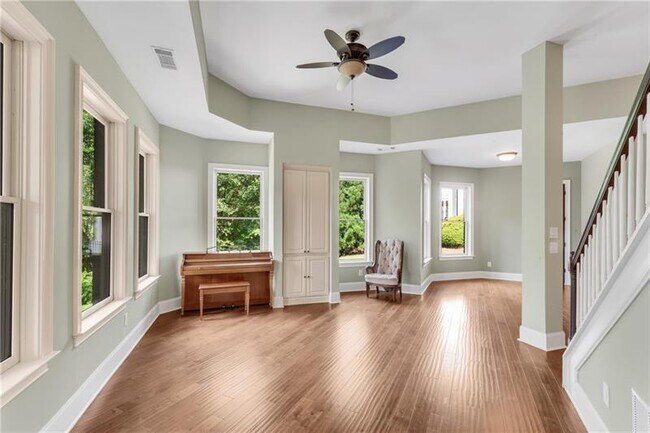 Building Photo - 5861 Yoshino Cherry Ln NE