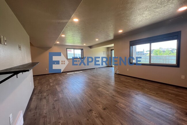 Building Photo - 5733 Bream Ct