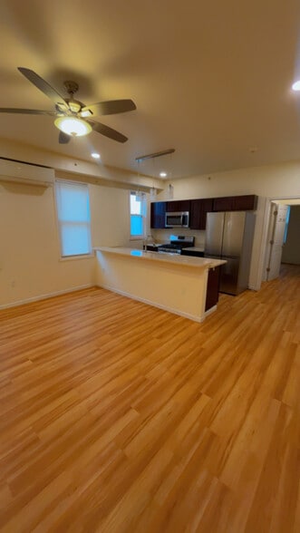 Building Photo - 171 Schiller St