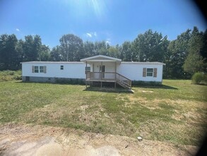 Building Photo - 3 BR 2 Bath 1,280 sq ft singlewide mobile ...