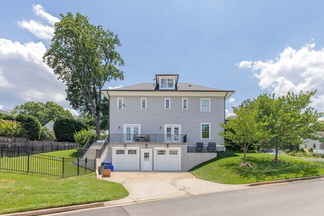 Building Photo - 4917 Bayard Blvd