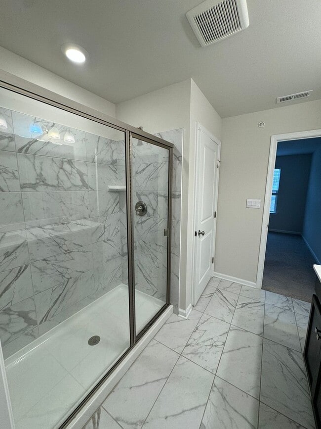 Building Photo - THREE BEDROOM NEW CONSTRUCTION PARKLAND SCHOOLS Townhome