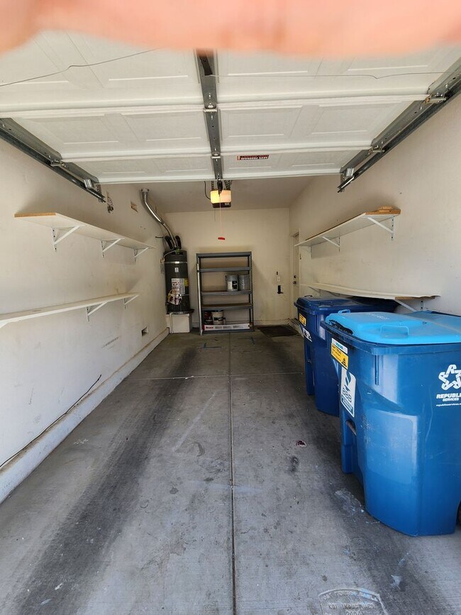 Building Photo - A Beautiful 3 Bedroom 2 story home in SW. ...