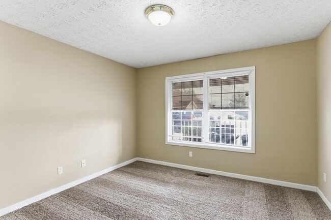 Building Photo - 144 Stone Henge Ln