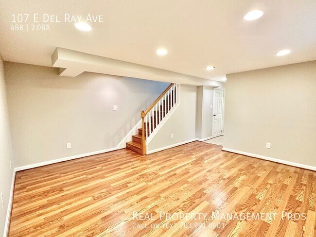 Building Photo - 107 E Del Ray Ave