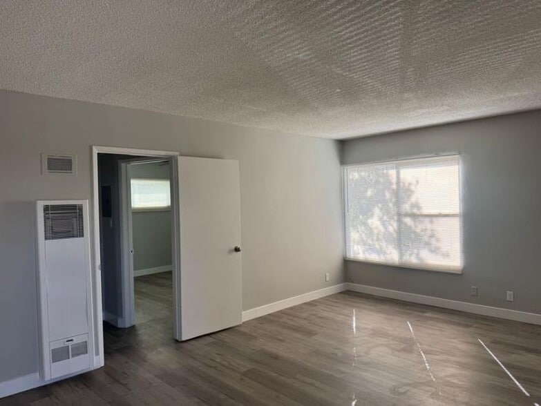 Interior Photo - 6434 Shirley Ave