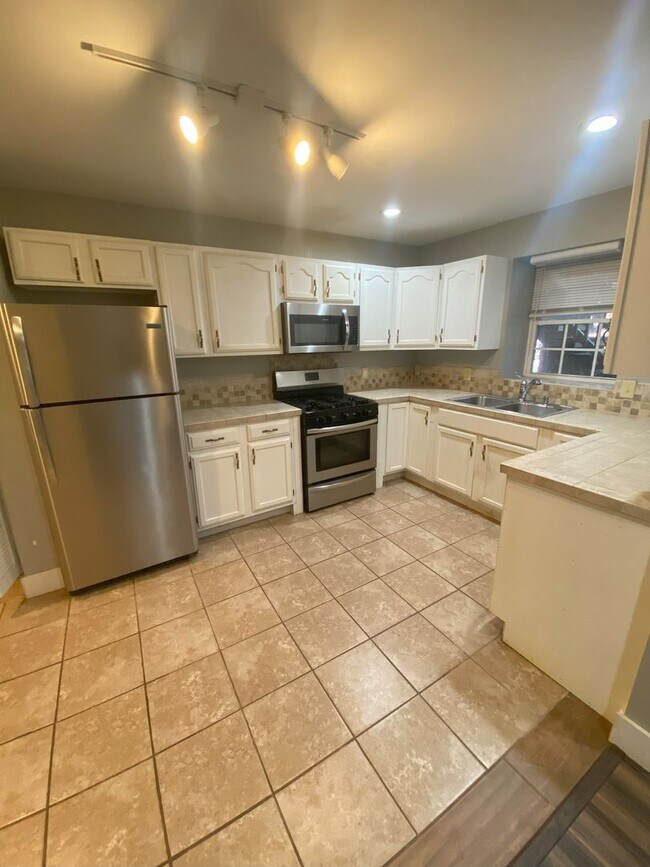 Building Photo - mende167