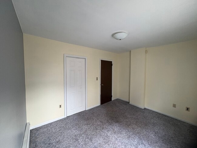 Building Photo - 25 St David St